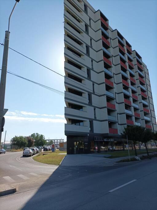Rebreanu Residence Lux Apartmen Timişoara Eksteriør billede